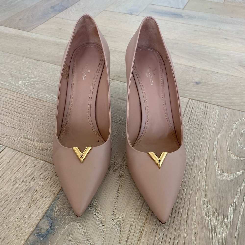 Authentic Louis Vuitton Pumps w/ Gold Hardware